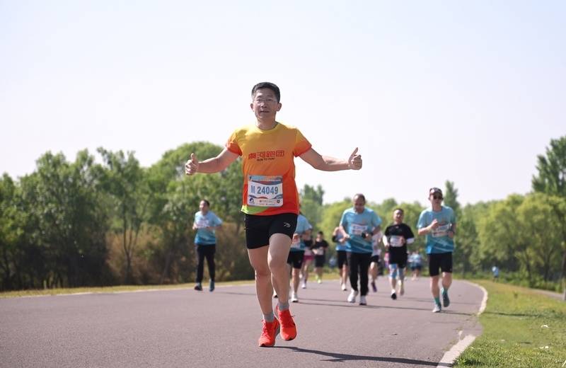 小伙高考结束后仍5点起床跑步