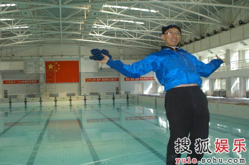 张朝阳建议游泳馆应免费
