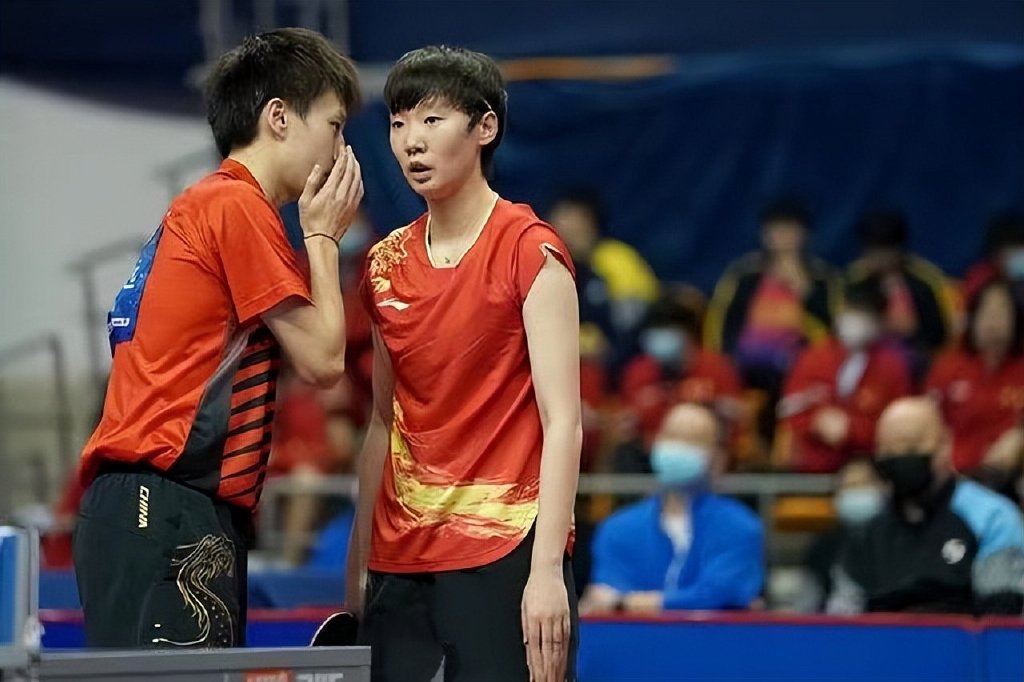 林高远王曼昱默契同时下班