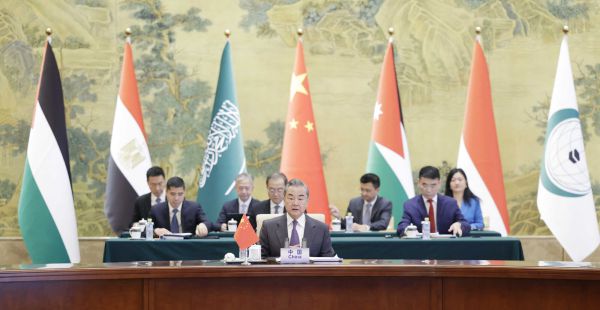 王毅同约旦副首相兼外交大臣通话