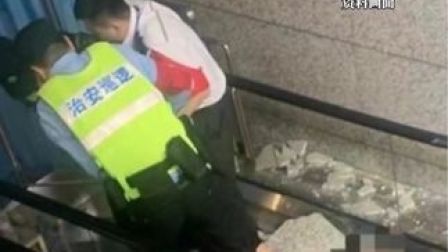菜农街边晕倒重庆警民接力救助