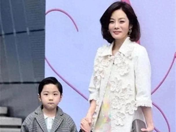 Cai Lin exposes giving birth through test tube