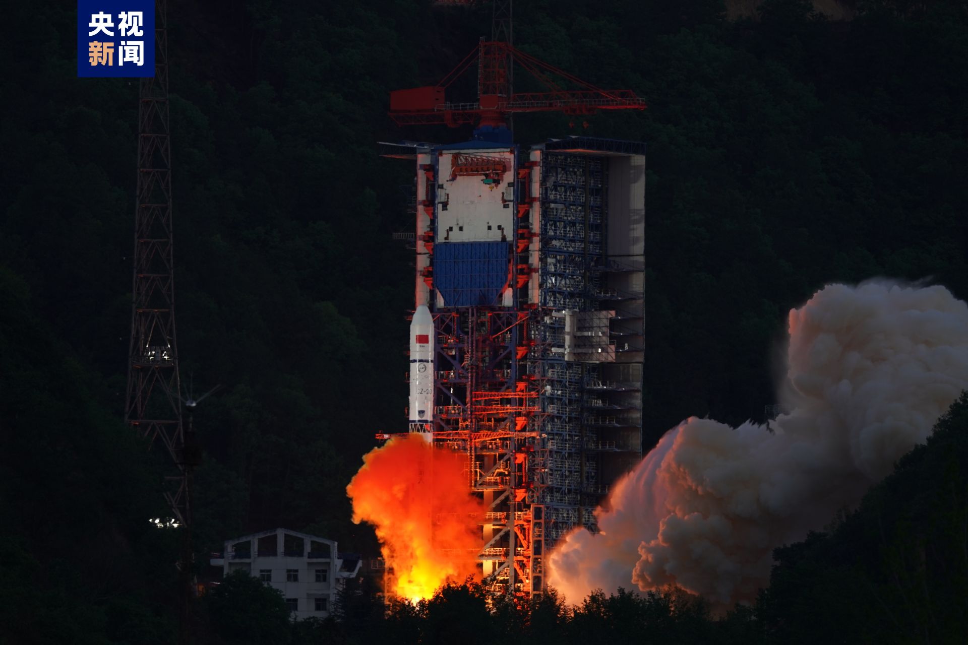 遥感四十三号02组卫星发射成功