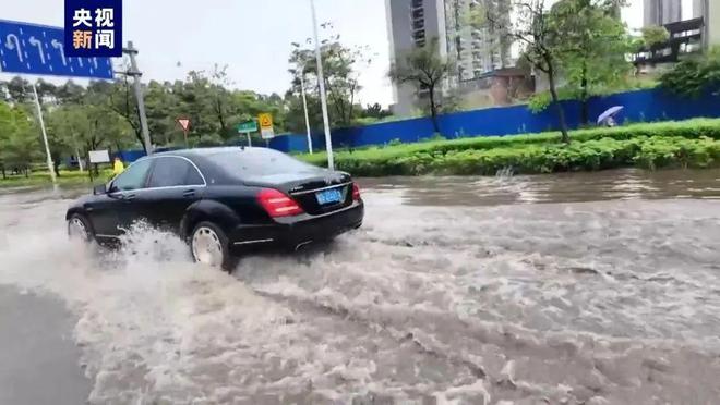 重庆15条河流出现超警戒水位洪水