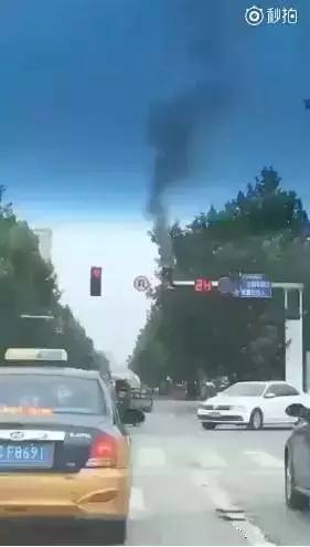 重庆红绿灯热燃了？警方回应