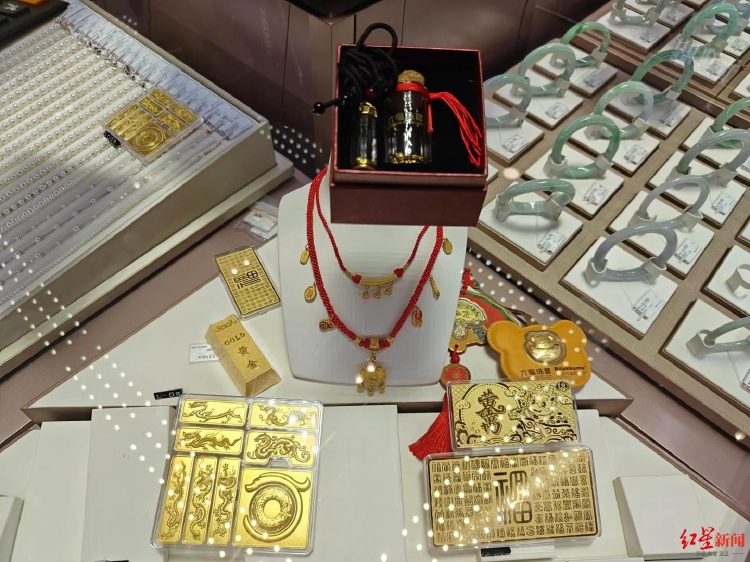 金价高位震荡：金店销售有点难