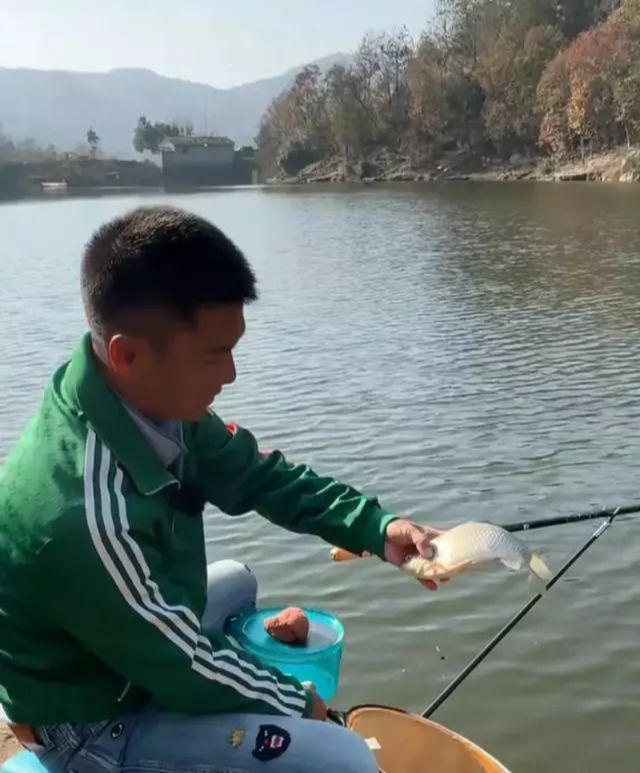 铜山钓鱼被邓刚盯上了