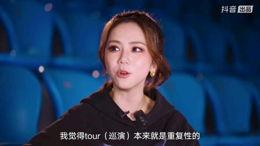 韦唯准备下山时曾遇车祸脊柱折断插图 韦唯准备下山时曾遇车祸脊柱折断