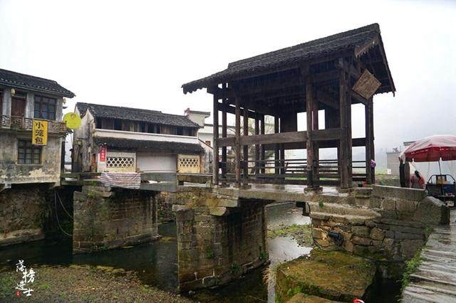 黄山洪水冲坏700多年历史环秀桥