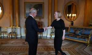 即将成英国新首相的斯塔默是谁