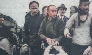 向孩子举起屠刀的人十恶不赦