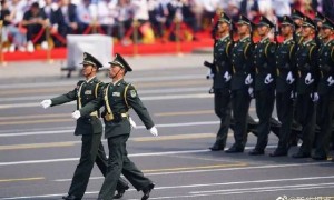 国庆天安门升旗仪式这个彩蛋看哭了