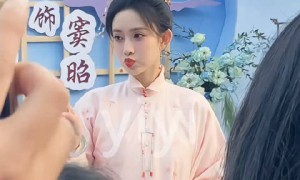 孟子义拍《九重紫》时好欢乐