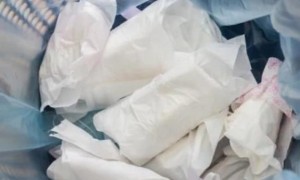 官方调查卫生巾过期13年改码再售