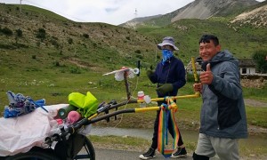 小伙自驾进藏73天捡480多袋垃圾