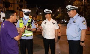 市民反映民警态度生硬 警方：已停职