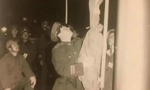 开国大典旗杆竟由水管焊接而成