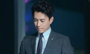 当了团长还能不能多演戏？靳东回应