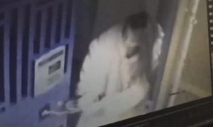成都女子在小区被害 门禁被指不严