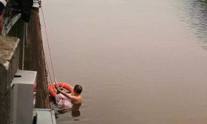 民警晨练遇男子落水为救人跑出残影