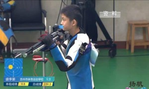 盛李豪训练一天要站5个小时