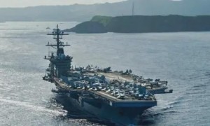 美军罗斯福号航母驶离南海