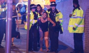 英国曼彻斯特发生持刀伤人事件