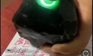 赌石直播间千余名访客仅7名买家