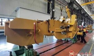 这里5分钟下线一台装载机