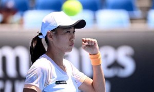 郑钦文今日冲击四强 PK不到18岁小将