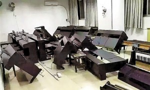 钢琴老师称家被带了6年的学生砸了
