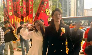 向佐郭碧婷牵手同框撒狗粮，两人感情不断升温缩略图
