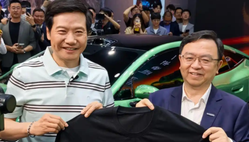 雷军北京车展上给王传福送T恤插图