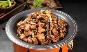 长春游客打卡东北菜 这几家口碑酒楼值得去缩略图
