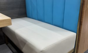 张家口宴席桌椅质量好 意源餐桌椅源头工厂缩略图